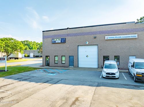5 Walker Way, Colonie, NY, 12205-4955 | Card Image