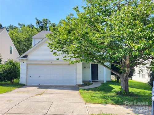 5925 Hidden Meadow Ln, Charlotte, NC, 28269-6164 | Card Image