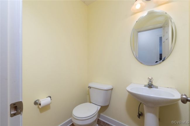Half bathroom just off kitchen and mud room entrance | Image 26
