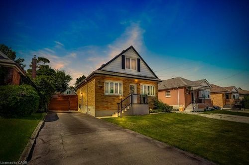 662 Upper Sherman Ave, Hamilton, ON, L8V3M5 | Card Image