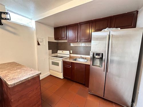 back-112 Newton Rd, West Park, FL, 33023-6170 | Card Image