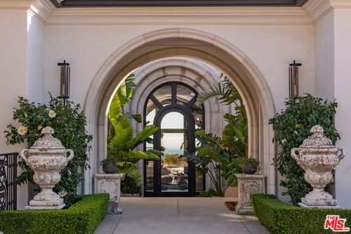 6201 Murphy Way, Malibu, CA, 90265-4415 | Card Image