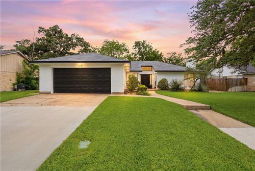 3710 Valley Oaks Dr, Bryan, TX, 77802-4805 | Card Image