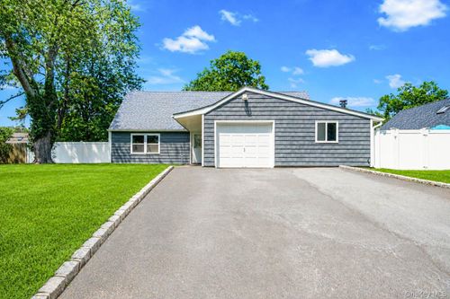 150 Serpentine Ln, Islandia, NY, 11749-1620 | Card Image