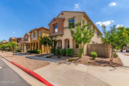 7751 W Berkeley Rd, Phoenix, AZ, 85035-5068 | Card Image