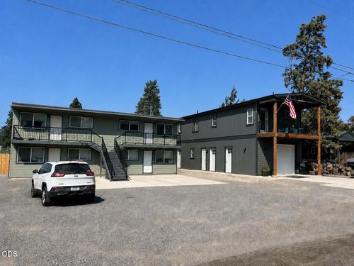 404 Railroad St, Bend, OR, 97702-1372 | Card Image