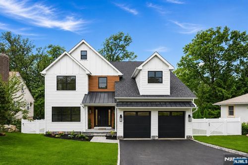 35 Sycamore Ave, Livingston, NJ, 07039-4702 | Card Image