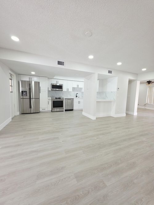 d-8090 Nw 12th St, Margate, FL, 33063-3081 | Card Image