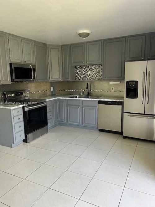 apt-116-10370 Sw 220th St, Cutler Bay, FL, 33190-1126 | Card Image