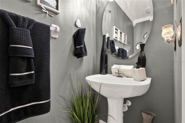1/2 Bath | Image 19