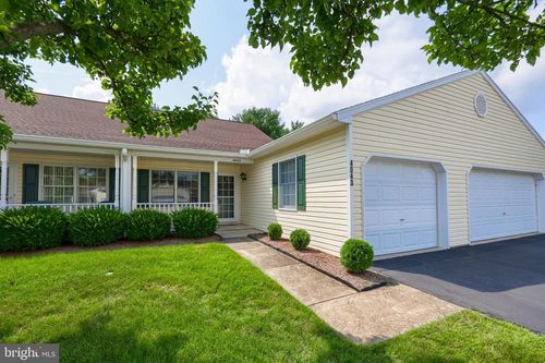 4043 Woodspring Ln, YORK, PA, 17402-7553 | Card Image