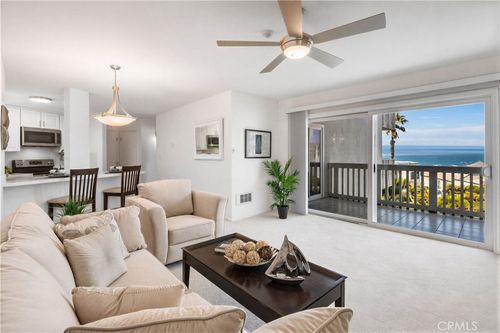 212-620 The Vlg, Redondo Beach, CA, 90277-2714 | Card Image