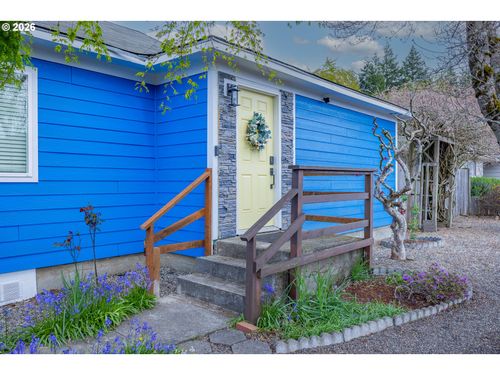 1070 W 11th St, Coquille, OR, 97423-1162 | Card Image