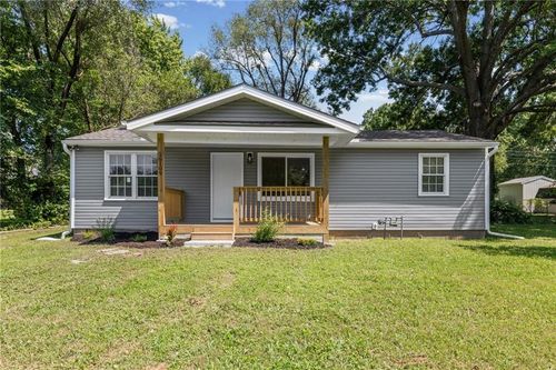 16109 Eastern Ave, Belton, MO, 64012-1527 | Card Image