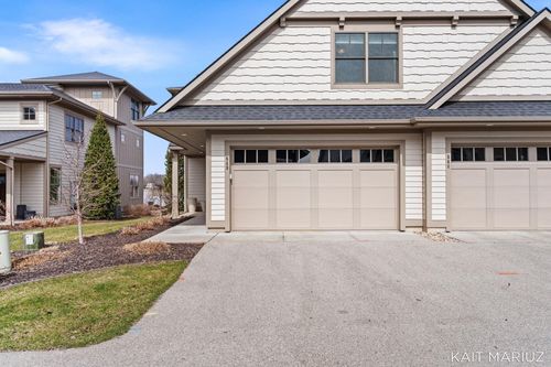543 Macatawa Ave, Holland, MI, 49423-4522 | Card Image