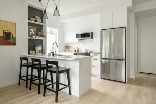 311-1075 Tillicum Rd, Esquimalt, BC, V9A2A4 | Card Image