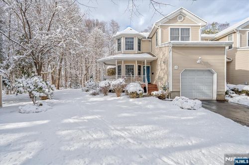 15 Paradise Pl, Roseland, NJ, 07068-1030 | Card Image