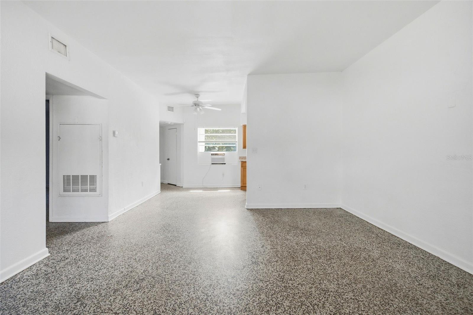 Residential Lease in CASSELBERRY 3