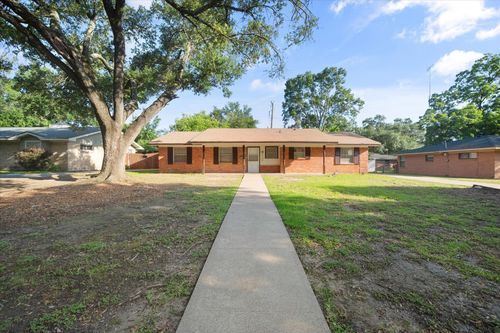 1102 Oaklawn Dr, Corsicana, TX, 75110-2848 | Card Image