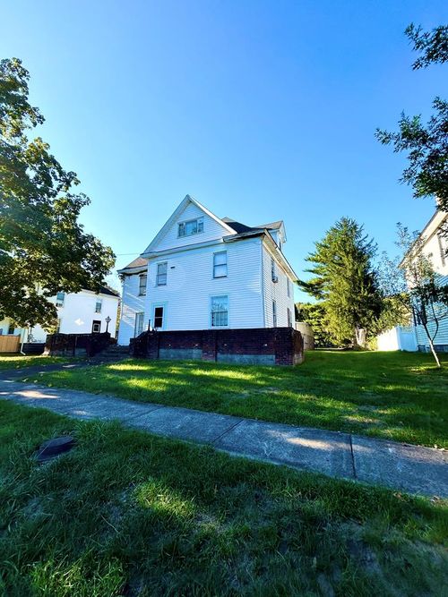 108 Roosevelt Ave, Bethany, WV, 26032-1812 | Card Image