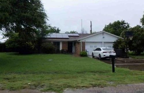 2006 Old Calf Creek Rd, Brady, TX, 76825-7226 | Card Image