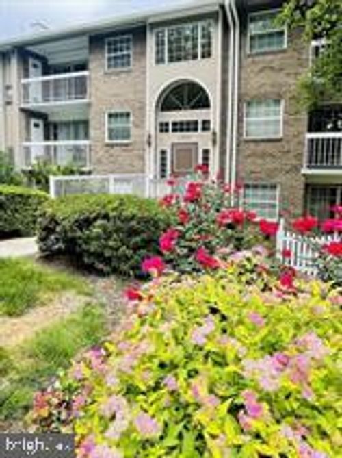 t3-1931 Wilson Ln, MCLEAN, VA, 22102-4722 | Card Image