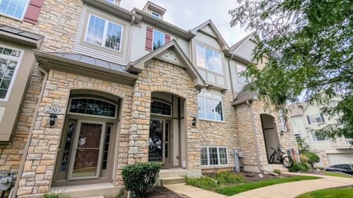 284 Edmundton Cir, Carol Stream, IL, 60188-3375 | Card Image