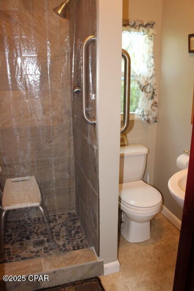 2100 Third Ave, House other with 3 bedrooms, 3 bathrooms and null parking in Sneads FL | Image 43