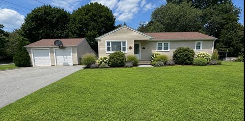 91 Pageotte St, Acushnet, MA, 02743-1636 | Card Image