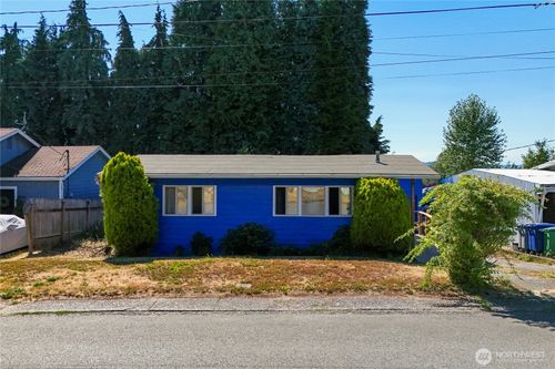 2190 Ne 9th Pl, Renton, WA, 98056-2940 | Card Image