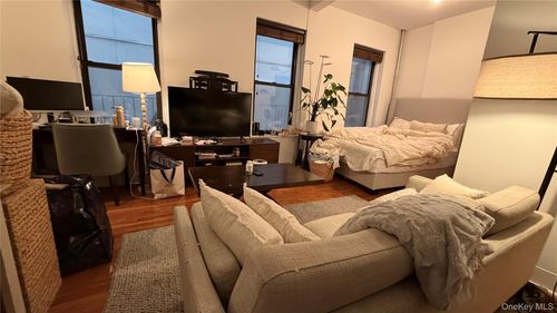 248 E 21st Street, New York, NY, 10010 | Card Image