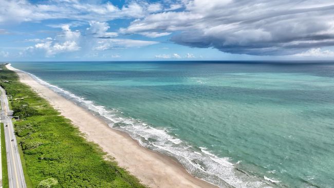 APT-1404 - 5049 N Highway A1a, Condo with 3 bedrooms, 2 bathrooms and null parking in Hutchinson Island FL | Image 6