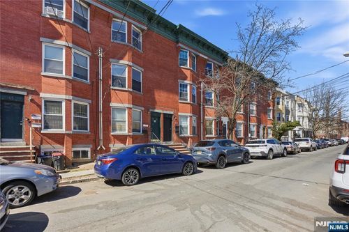 44 1//2 3rd St, Newark, NJ, 07107-3143 | Card Image