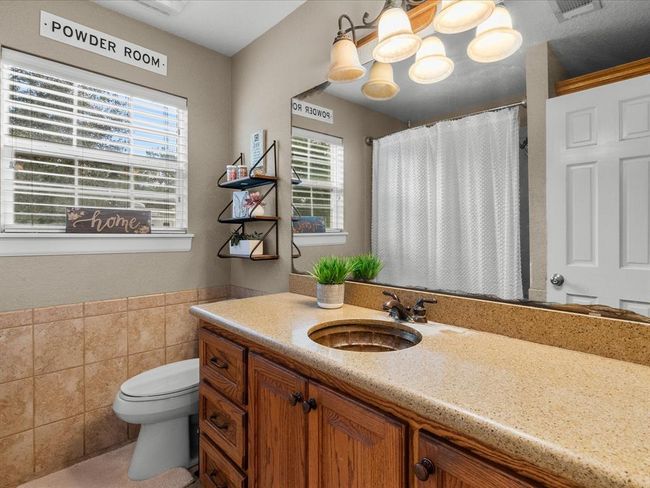 Hallway full bath | Image 31