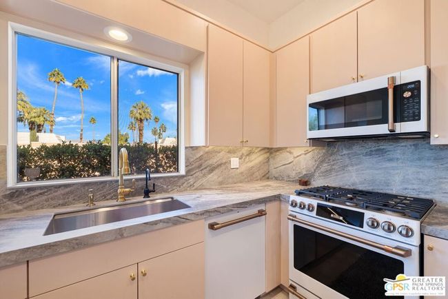 47171 El Agadir, Condo with 3 bedrooms, 3 bathrooms and 2 parking in Palm Desert CA | Image 46