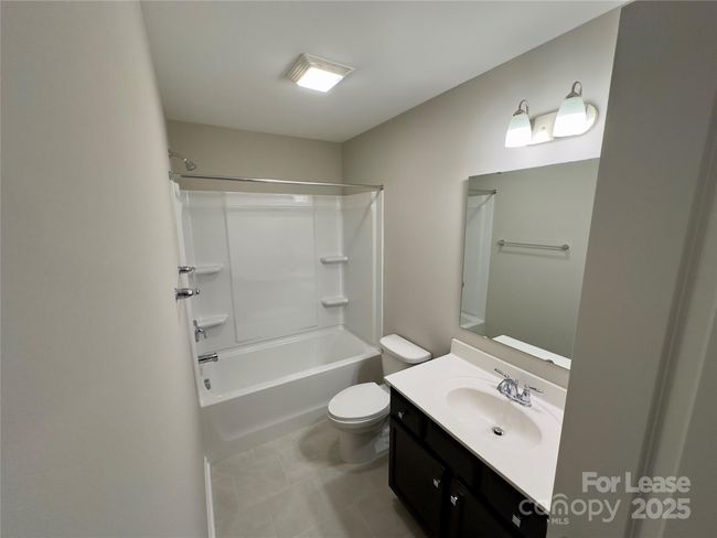 Full Bath | Image 14