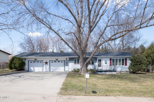 2129 Coulee Drive N, Mandan, ND, 58554 | Card Image