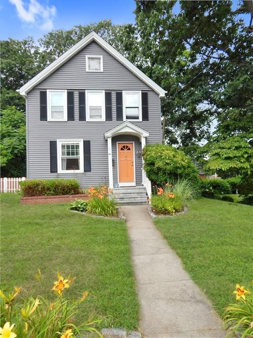46 Highland Ave, Westerly, RI, 02891-1903 | Card Image