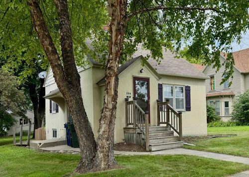 124 W Channing Ave, Fergus Falls, MN, 56537-2729 | Card Image