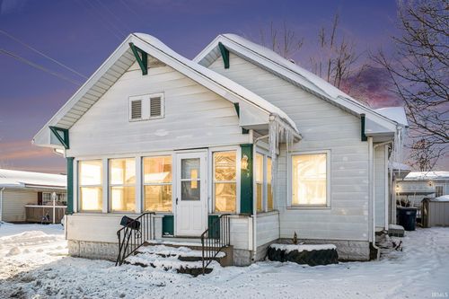 315 W Winona Ave, Warsaw, IN, 46580-4357 | Card Image