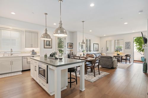 203-3726 State St, SANTA BARBARA, CA, 93105-3130 | Card Image