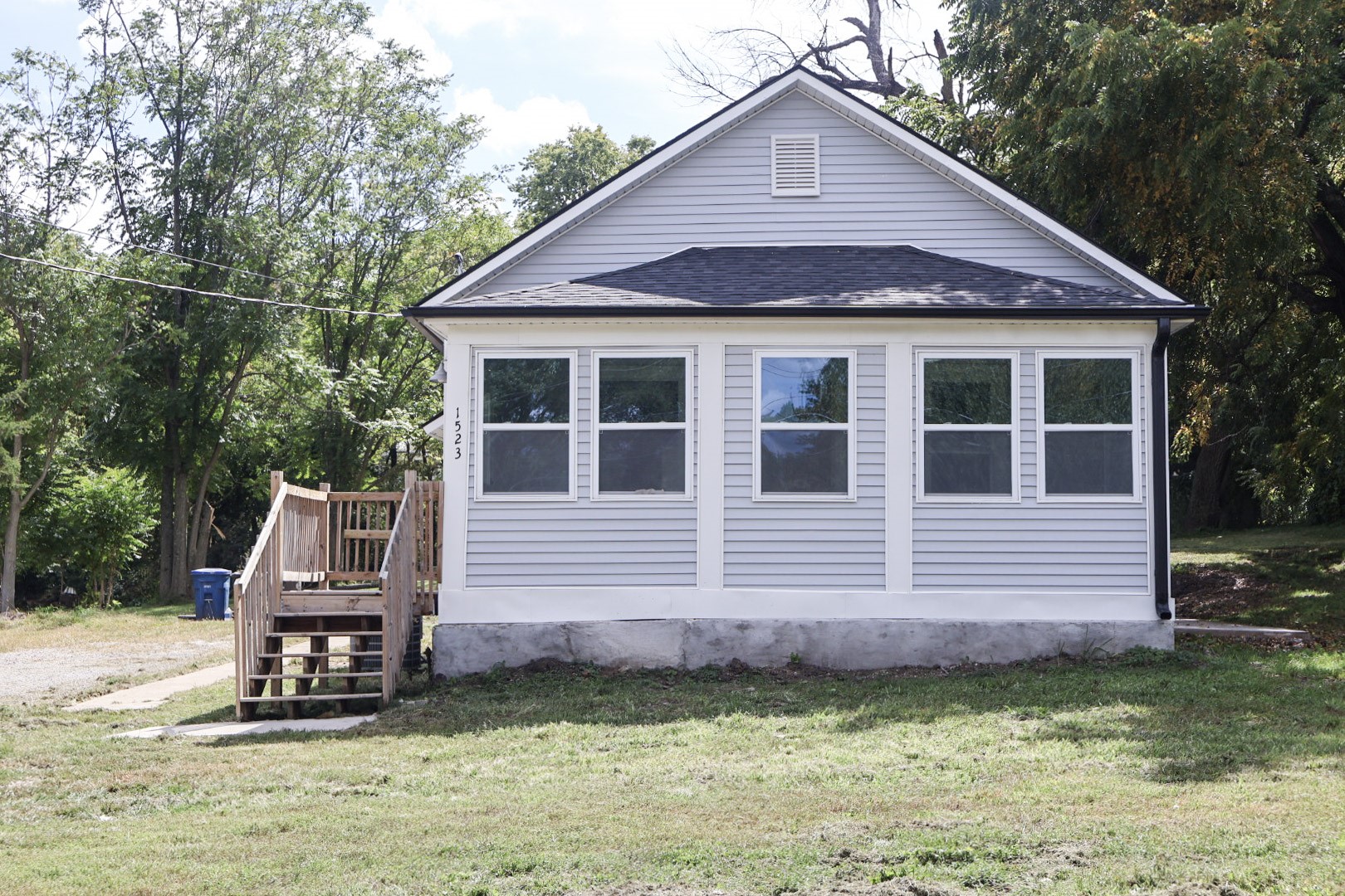 Evergreen Ave, Des Moines, IA 50320