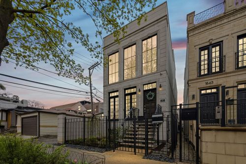1845 N Winchester Ave, Chicago, IL, 60622-1002 | Card Image