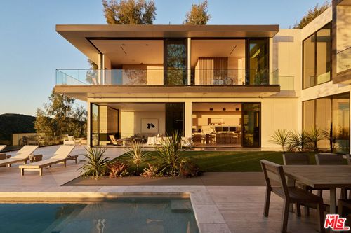 1149 Linda Flora Dr, LOS ANGELES, CA, 90049 | Card Image