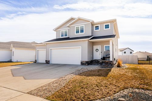5488 11th St W, West Fargo, ND, 58078-8414 | Card Image