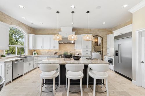 200 American River Canyon Dr, Folsom, CA, 95630-1584 | Card Image
