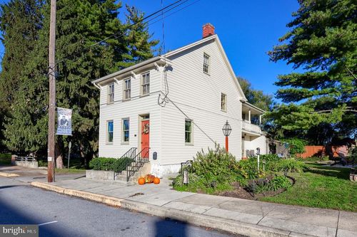 200 E Market St, MARIETTA, PA, 17547-1519 | Card Image