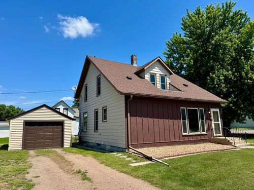 720 Fir Ave, Bird Island, MN, 55310-2202 | Card Image