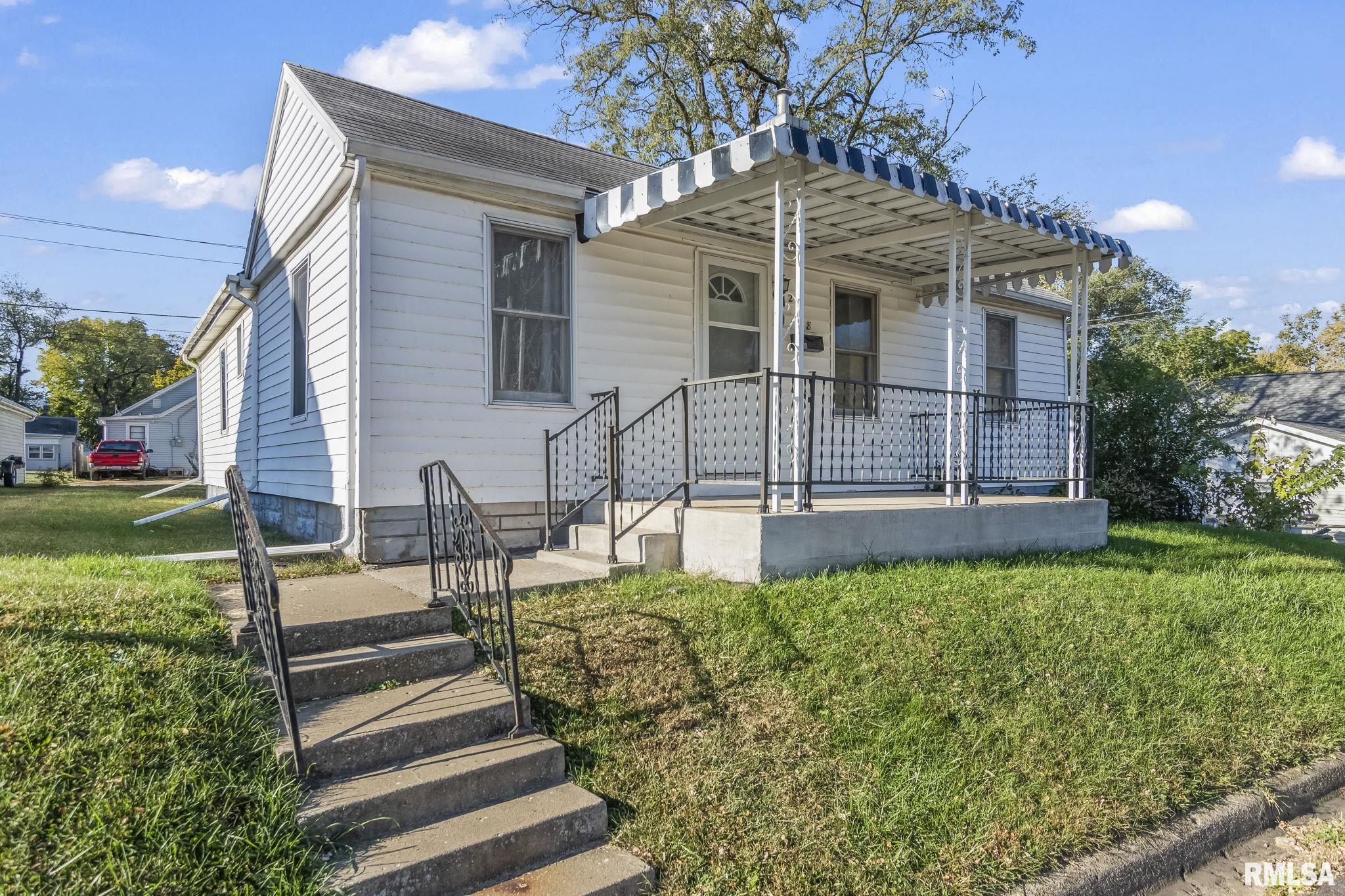 208 Charlotte Street, For Sale in Pekin Zoocasa