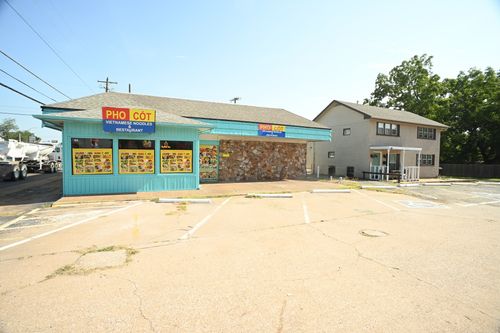1018 S Austin Ave, Denison, TX, 75020-4904 | Card Image